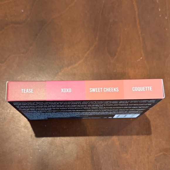 Danessa Myricks Beauty Dewy Cheek and Lip Palette - Vibrant Pink - Picture 3 of 6